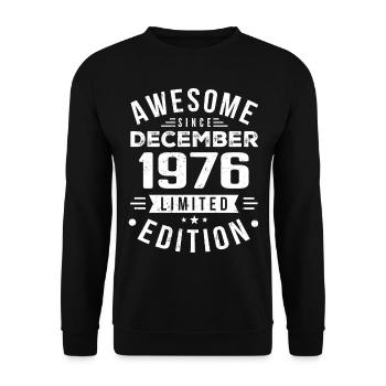 Birthday Gift born in December 1976 - Unisex Sweatshirt - black - Front - Alina (178cm) & Michal (187cm)
