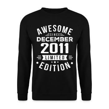 Birthday Gift born in December 2011 - Unisex Sweatshirt - black - Front - Alina (178cm) & Michal (187cm)