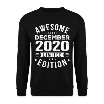 Birthday Gift born in December 2020 - Unisex Sweatshirt - black - Front - Alina (178cm) & Michal (187cm)