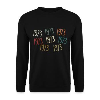 Né en 1973, année de naissance - légendaire depuis 1973 - Sweat-shirt Unisexe - noir - Devant - Alina (178cm) & Michal (187cm)