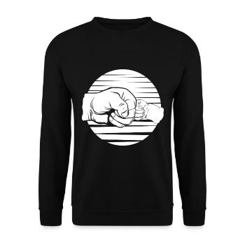 Alles Gute Zum Ersten Vatertag Vater Baby Faust - Unisex Pullover - Schwarz - Vorne - Alina (178cm) & Michal (187cm)