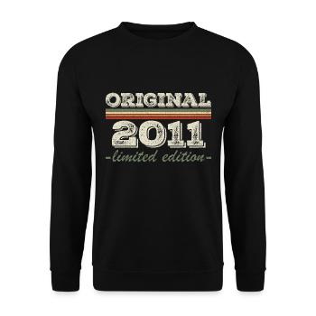 Legend since 2011 Born 2011 Birthday 2011 - Unisex Sweatshirt - black - Front - Alina (178cm) & Michal (187cm)
