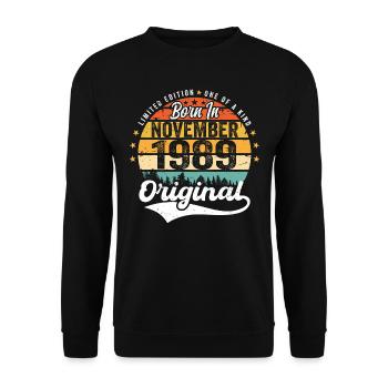 Legendär seit November 1989 - 1989 - Unisex Pullover - Schwarz - Vorne - Alina (178cm) & Michal (187cm)