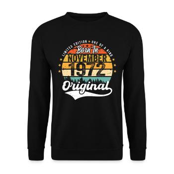 Legendär seit November 1972 - 1972 - Unisex Pullover - Schwarz - Vorne - Alina (178cm) & Michal (187cm)