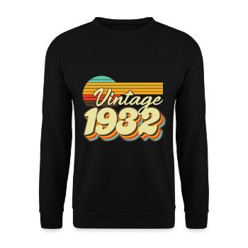 1932 born 90 year birthday retro - Unisex Sweatshirt - black - Front - Alina (178cm) & Michal (187cm)