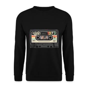 Vintage Kassette 1973 Retro Classic Geburtstag - Unisex Pullover - Schwarz - Vorne - Alina (178cm) & Michal (187cm)