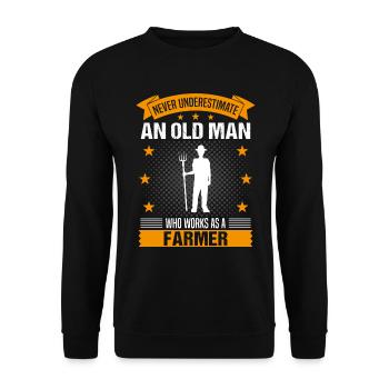 Farmer Farmer Old Man Saying Men's Gift - Unisex Sweatshirt - black - Front - Alina (178cm) & Michal (187cm)