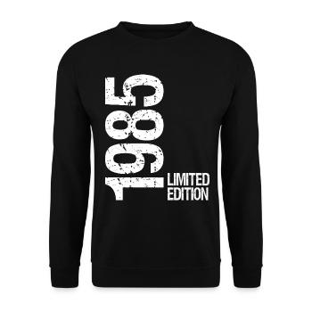 1985 Limited Edition - Unisex Pullover - Schwarz - Vorne - Alina (178cm) & Michal (187cm)