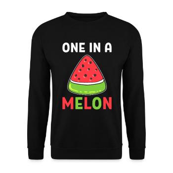 One In A Melon Obstverkäufer - Unisex Pullover - Schwarz - Vorne - Alina (178cm) & Michal (187cm)