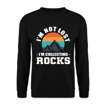 I'm Not Lost I'm Collecting Rocks Rocksammler - Unisex Pullover - Schwarz - Vorne - Alina (178cm) & Michal (187cm)