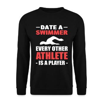 Lustiger Schwimmer Schwimmlehrer - Unisex Pullover - Schwarz - Vorne - Alina (178cm) & Michal (187cm)
