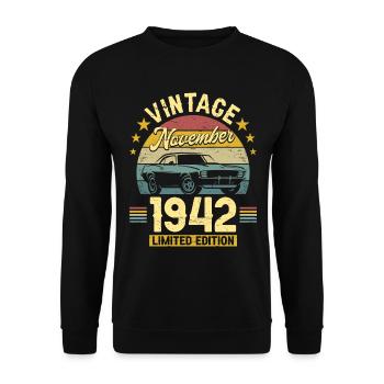 Vintage November 1942 80 years Anniversary - Unisex Sweatshirt - black - Front - Alina (178cm) & Michal (187cm)