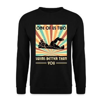 Einer Von Uns Beiden Schwimmt Besser Als Du - Unisex Pullover - Schwarz - Vorne - Alina (178cm) & Michal (187cm)