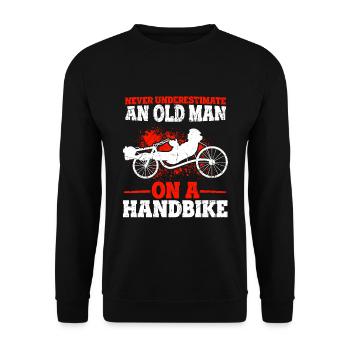 Never Underestimate An Old Man On A Handbike - Han - Unisex Pullover - Schwarz - Vorne - Alina (178cm) & Michal (187cm)