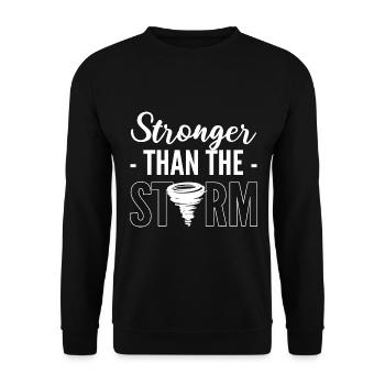 Stronger Than The Storm Wetterfrosch - Unisex Pullover - Schwarz - Vorne - Alina (178cm) & Michal (187cm)