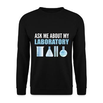 Ask Me About My Laboratory Mikrobiologe - Unisex Pullover - Schwarz - Vorne - Alina (178cm) & Michal (187cm)