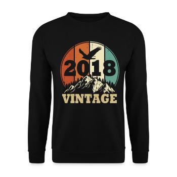 Jahrgang 2018 - Unisex Pullover - Schwarz - Vorne - Alina (178cm) & Michal (187cm)