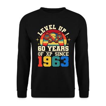 Niveau 60 1963 Anniversaire Gamer 60 ans - Sweat-shirt Unisexe - noir - Devant - Alina (178cm) & Michal (187cm)