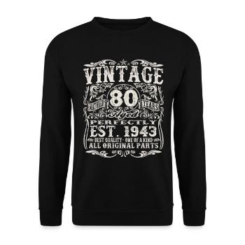 1943 geboren - 80 Jahre alt - Unisex Pullover - Schwarz - Vorne - Alina (178cm) & Michal (187cm)