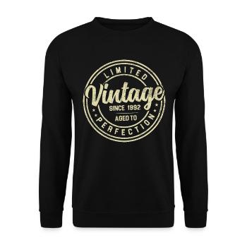 Jahrgang 1992 Geburtstagsgeschenk 1992 - Unisex Pullover - Schwarz - Vorne - Alina (178cm) & Michal (187cm)