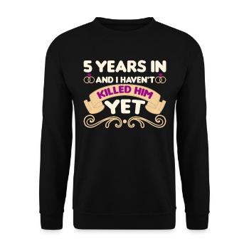 Hochzeit 5 Jahre Verheiratet Ringträger - Unisex Pullover - Schwarz - Vorne - Alina (178cm) & Michal (187cm)