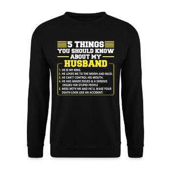Herren Stolzer Ehemann der besten Ehefrau der Welt - Unisex Pullover - Schwarz - Vorne - Alina (178cm) & Michal (187cm)