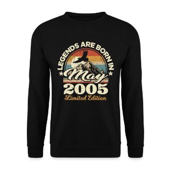 18 years old - legends are born in mai 2005 - Unisex Sweatshirt - black - Front - Alina (178cm) & Michal (187cm)