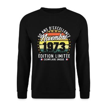Vintage Cadeau Anniversaire 50 Ans Novembre 1973 - Sweat-shirt Unisexe - noir - Devant - Alina (178cm) & Michal (187cm)
