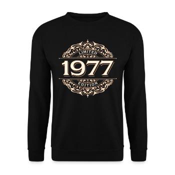 Limited Edition 1977 Vintage Birthday Gift - Unisex Sweatshirt - black - Front - Alina (178cm) & Michal (187cm)