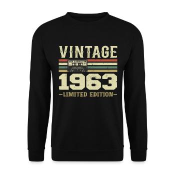 Vintage 1963 Retro 1963 Birthday Gift - Unisex Sweatshirt - black - Front - Alina (178cm) & Michal (187cm)
