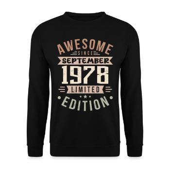 1978 September Birthday Born September 1978 - Unisex Sweatshirt - black - Front - Alina (178cm) & Michal (187cm)