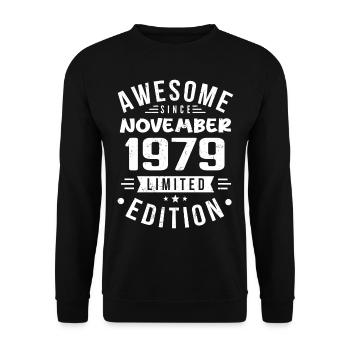 November 1979 Geschenkidee Legende November 1979 - Unisex Pullover - Schwarz - Vorne - Alina (178cm) & Michal (187cm)