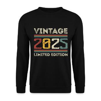 Jahrgang 2025 Vintage Retro Geburtstag Geschenk - Unisex Pullover - Schwarz - Vorne - Alina (178cm) & Michal (187cm)