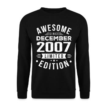 Birthday Gift born in December 2007 - Unisex Sweatshirt - black - Front - Alina (178cm) & Michal (187cm)