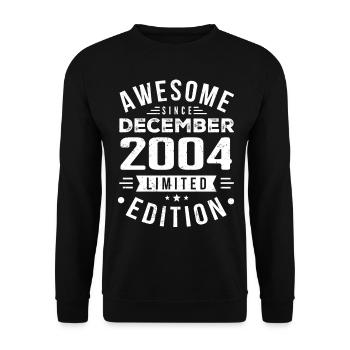 Birthday present born in December 2004 - Unisex Sweatshirt - black - Front - Alina (178cm) & Michal (187cm)