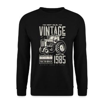 Vintage Tractor Farmer Birthday Born In 1985 - Unisex Sweatshirt - black - Front - Alina (178cm) & Michal (187cm)