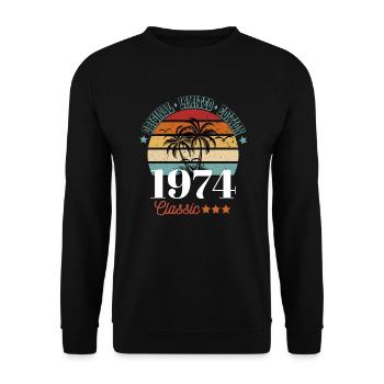 50-jähriges Jubiläum 1974 Original Limitierte Auflage - Unisex Pullover - Schwarz - Vorne - Alina (178cm) & Michal (187cm)