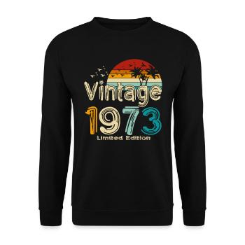 1973 geboren Jahrgang Vintage Retro - Unisex Pullover - Schwarz - Vorne - Alina (178cm) & Michal (187cm)