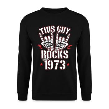 Dieser Kerl rockt seit 1973 Jahrgang Geburtstag - Unisex Pullover - Schwarz - Vorne - Alina (178cm) & Michal (187cm)