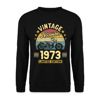 Motard 50 Ans 1973 Novembre 50 Ans Anniversaire - Sweat-shirt Unisexe - noir - Devant - Alina (178cm) & Michal (187cm)