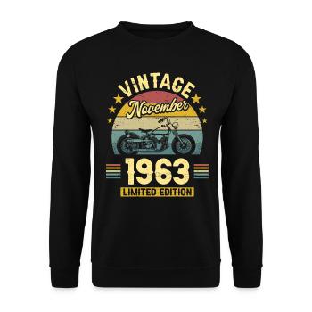 Motard 60 Ans 1963 Novembre 60 Ans Anniversaire - Sweat-shirt Unisexe - noir - Devant - Alina (178cm) & Michal (187cm)