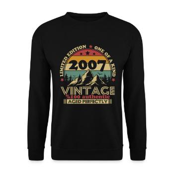 Vintage 2007 Vintage Birthday Gift Retro - Unisex Sweatshirt - black - Front - Alina (178cm) & Michal (187cm)
