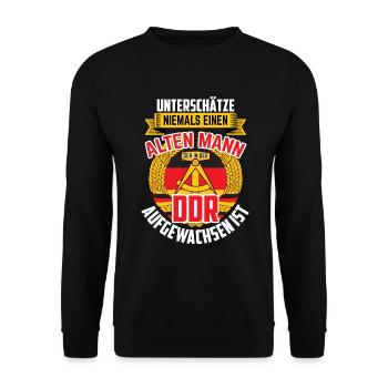 Unterschätz Niemals Alten Mann DDR Ostdeutschland - Unisex Pullover - Schwarz - Vorne - Alina (178cm) & Michal (187cm)