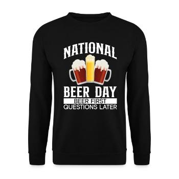 Bier Tag Tag des Bieres Bierliebhaber Biertrinker - Unisex Pullover - Schwarz - Vorne - Alina (178cm) & Michal (187cm)