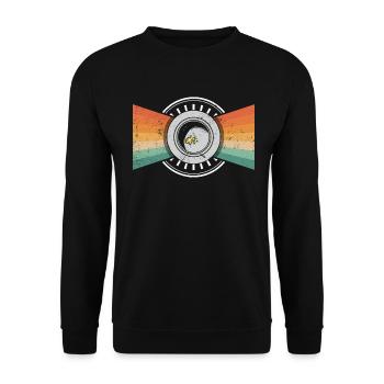 Goldwaschen Retro - Goldwaschen Bergbau - Unisex Pullover - Schwarz - Vorne - Alina (178cm) & Michal (187cm)