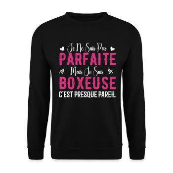 Nicht perfekt, aber ich bin ein Boxer - Boxer-Geschenk - Unisex Pullover - Schwarz - Vorne - Alina (178cm) & Michal (187cm)