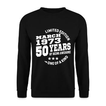50 Jahre alt - Genial seit März 1973 - Unisex Pullover - Schwarz - Vorne - Alina (178cm) & Michal (187cm)