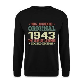 Legende seit 1943. Geboren 1943 – 81. Geburtstag - Unisex Pullover - Schwarz - Vorne - Alina (178cm) & Michal (187cm)