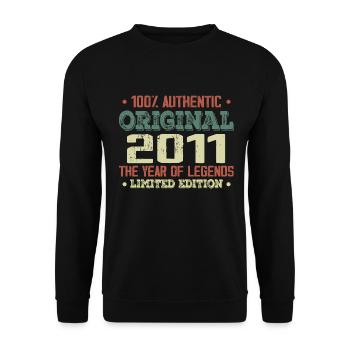 Légende Depuis 2011 Né en 2011 - 13e Anniversaire - Sweat-shirt Unisexe - noir - Devant - Alina (178cm) & Michal (187cm)