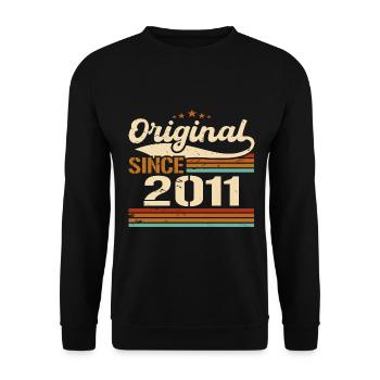 Original 2011 Vintage | Geburtstagsgeschenk 2011 - Unisex Pullover - Schwarz - Vorne - Alina (178cm) & Michal (187cm)